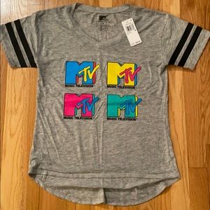 NWT- Womens FITTED MTV V-Neck T-Shirt MEDIUM